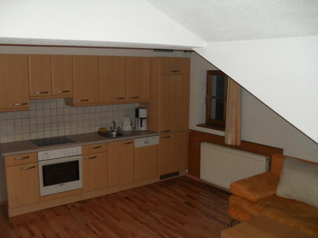 Haus Schellenschmied Apartman Pettneu am Arlberg Szoba fotó