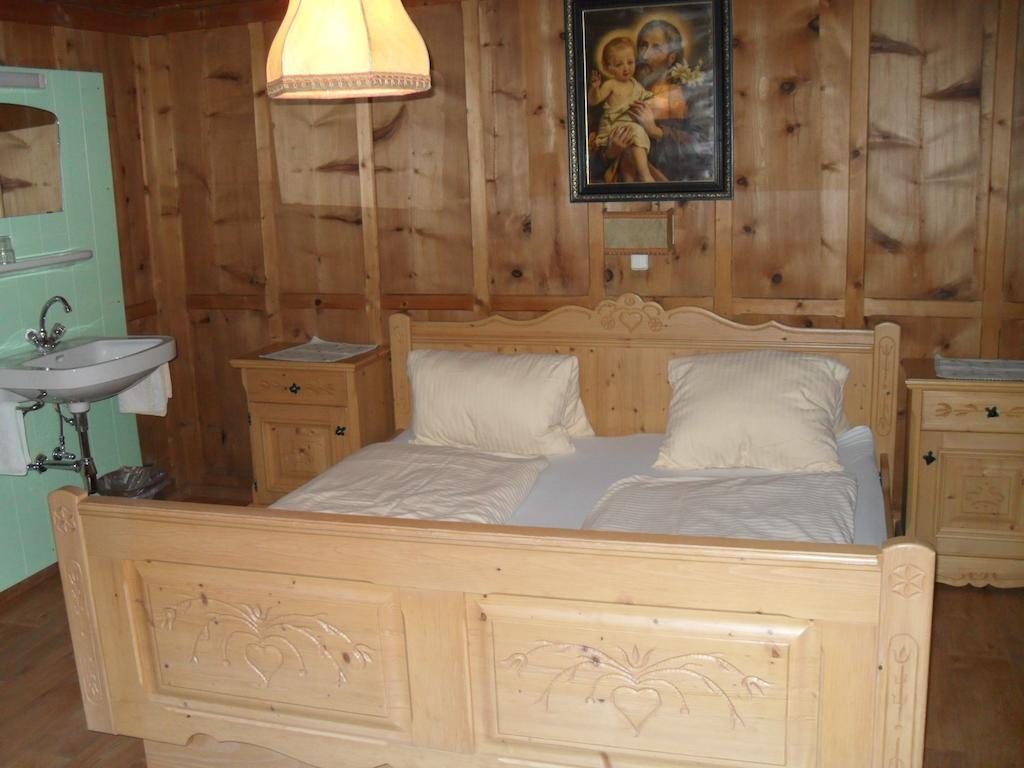 Haus Schellenschmied Apartman Pettneu am Arlberg Szoba fotó
